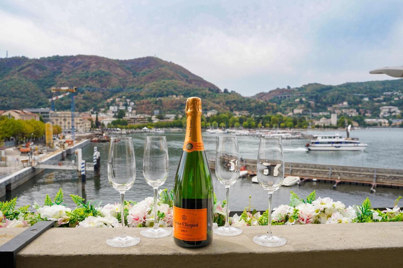 Appartamento Esclusivo Fronte Lago, In Centro A Como Con Garage Exterior foto