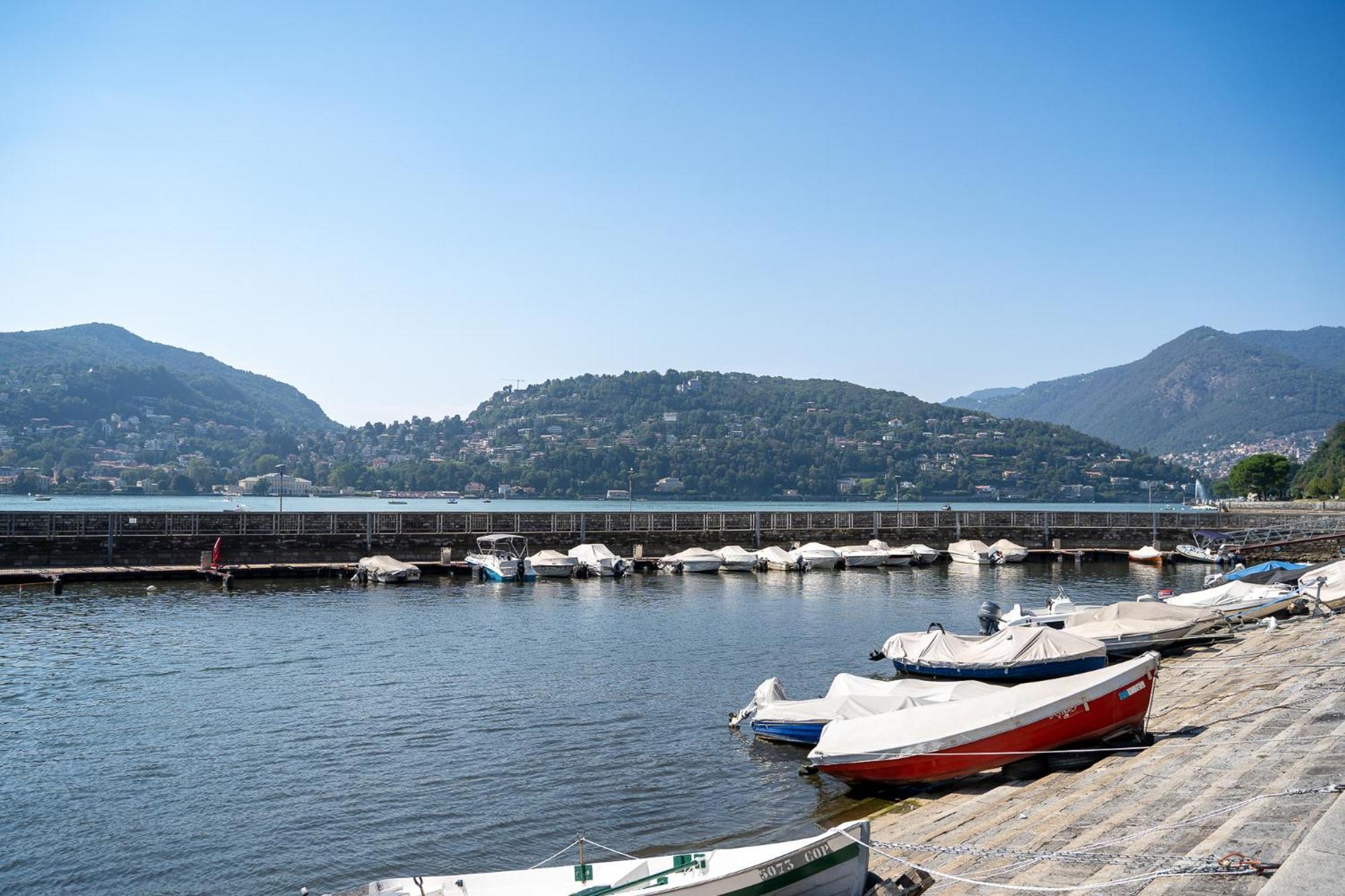 Appartamento Esclusivo Fronte Lago, In Centro A Como Con Garage Exterior foto